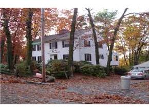45 Larchmont Road Manchester, NH 03104 - Photo 2 of 2