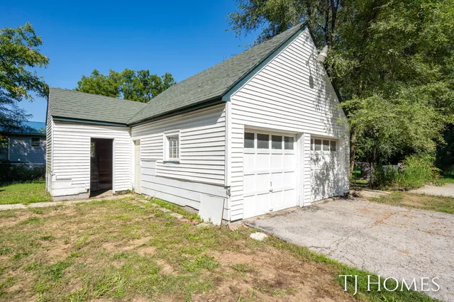 $264,900 | 8966 Holton-Duck Lake Road, Holton, MI 49425