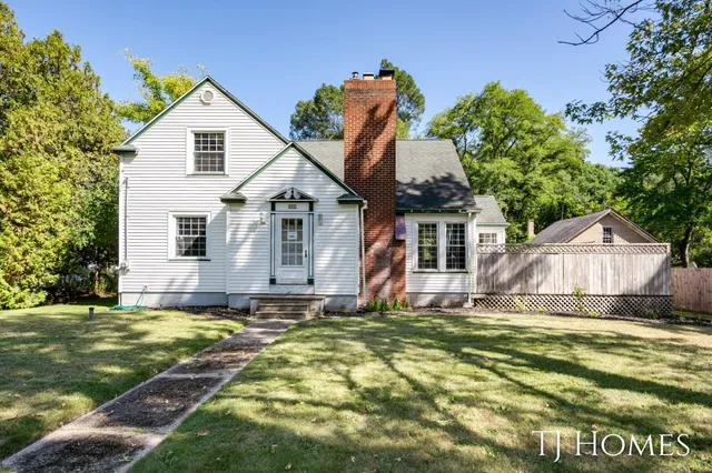 $264,900 | 8966 Holton-Duck Lake Road, Holton, MI 49425