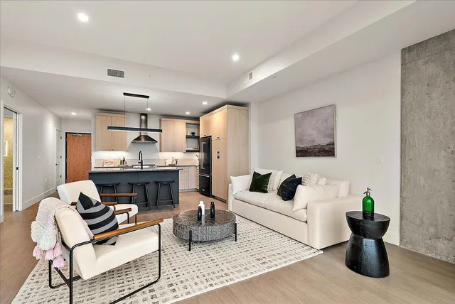 $575,000 | 144 Oakes Street Southwest, Unit 1905, Grand Rapids, MI 49503