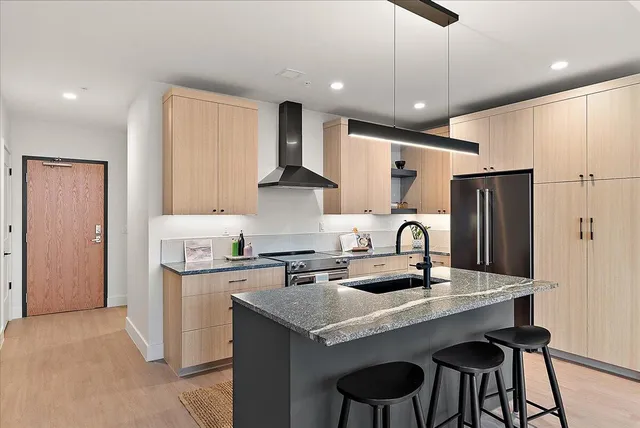 $575,000 | 144 Oakes Street Southwest, Unit 1905, Grand Rapids, MI 49503