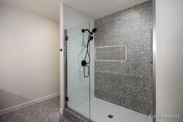 $575,000 | 144 Oakes Street Southwest, Unit 1905, Grand Rapids, MI 49503