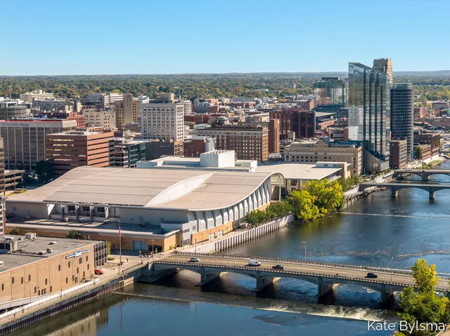 $575,000 | 144 Oakes Street Southwest, Unit 1905, Grand Rapids, MI 49503