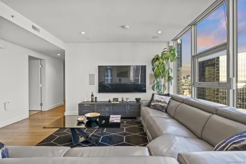 $1,600,000 | 1388 Kettner Boulevard, Unit 1706, San Diego, CA 92101