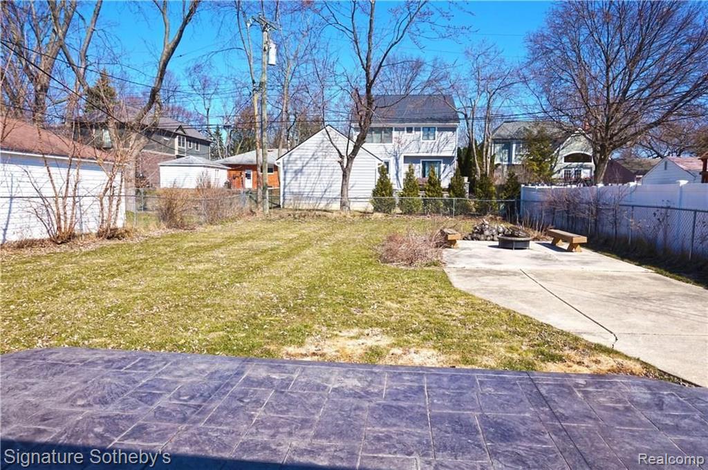 2563 Dorchester Road Birmingham, MI 48009 - Photo 25 of 27