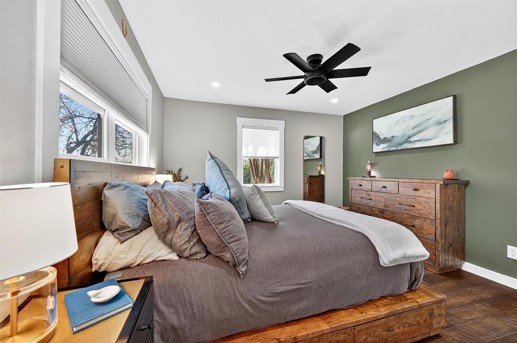 5816 Luella Road Sherman, TX 75090 - Photo 15 of 36 a bedroom with a bed and window