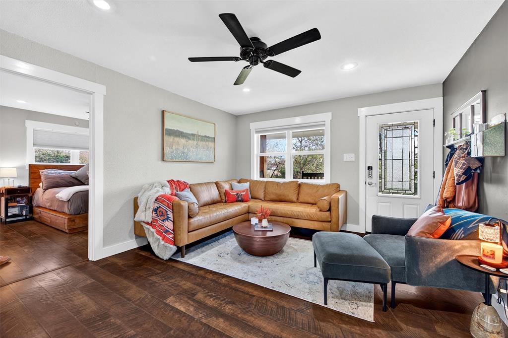 5816 Luella Road Sherman, TX 75090 - Photo 6 of 36 a living room with furniture and a large window