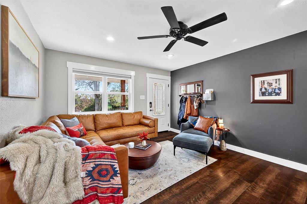 5816 Luella Road Sherman, TX 75090 - Photo 8 of 36 a living room with furniture and a window
