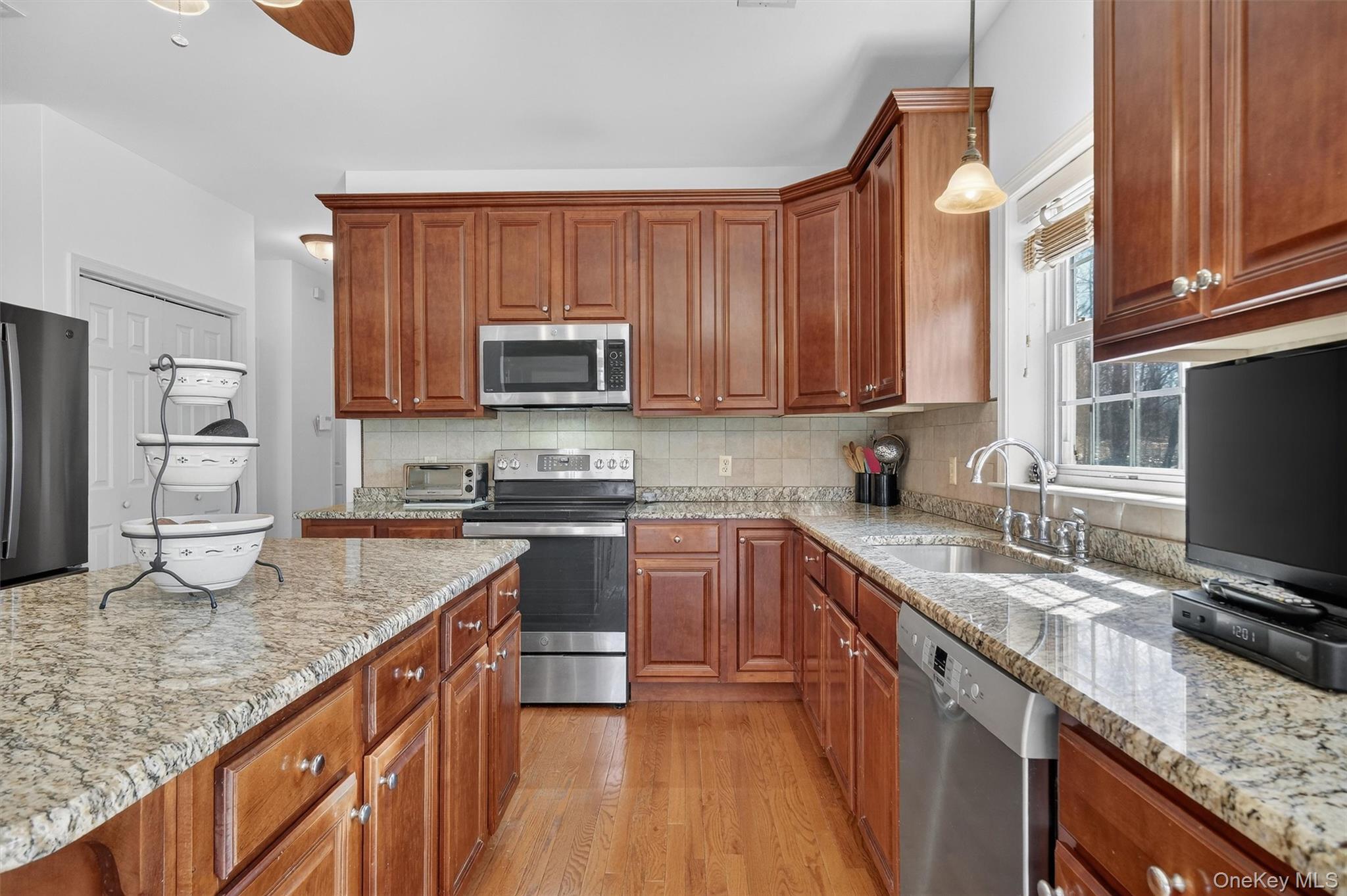 5 Autumn Ridge Way Newburgh, NY 12550 - Photo 11 of 44