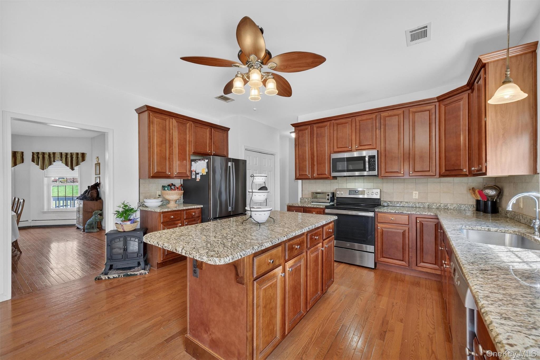 5 Autumn Ridge Way Newburgh, NY 12550 - Photo 9 of 44