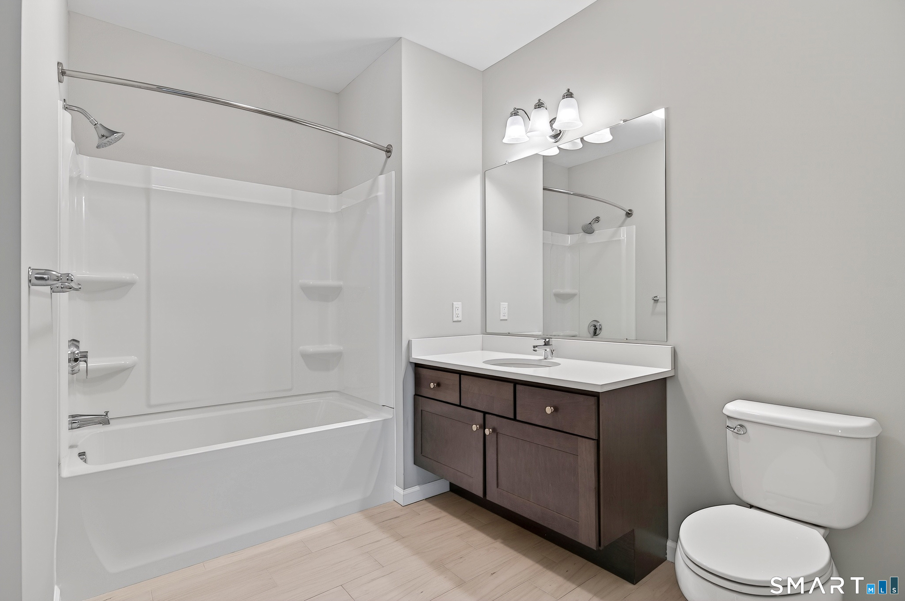 9 Covered Bridge Road, Unit 5103 Newtown, CT 06470 - Photo 12 of 27 Large bathroom with plenty of storage.