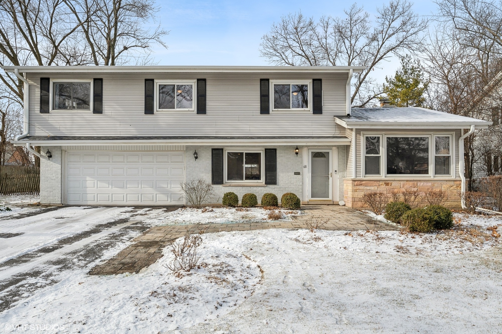 68 Ellendale Road Deerfield, IL 60015 - Photo 1 of 28