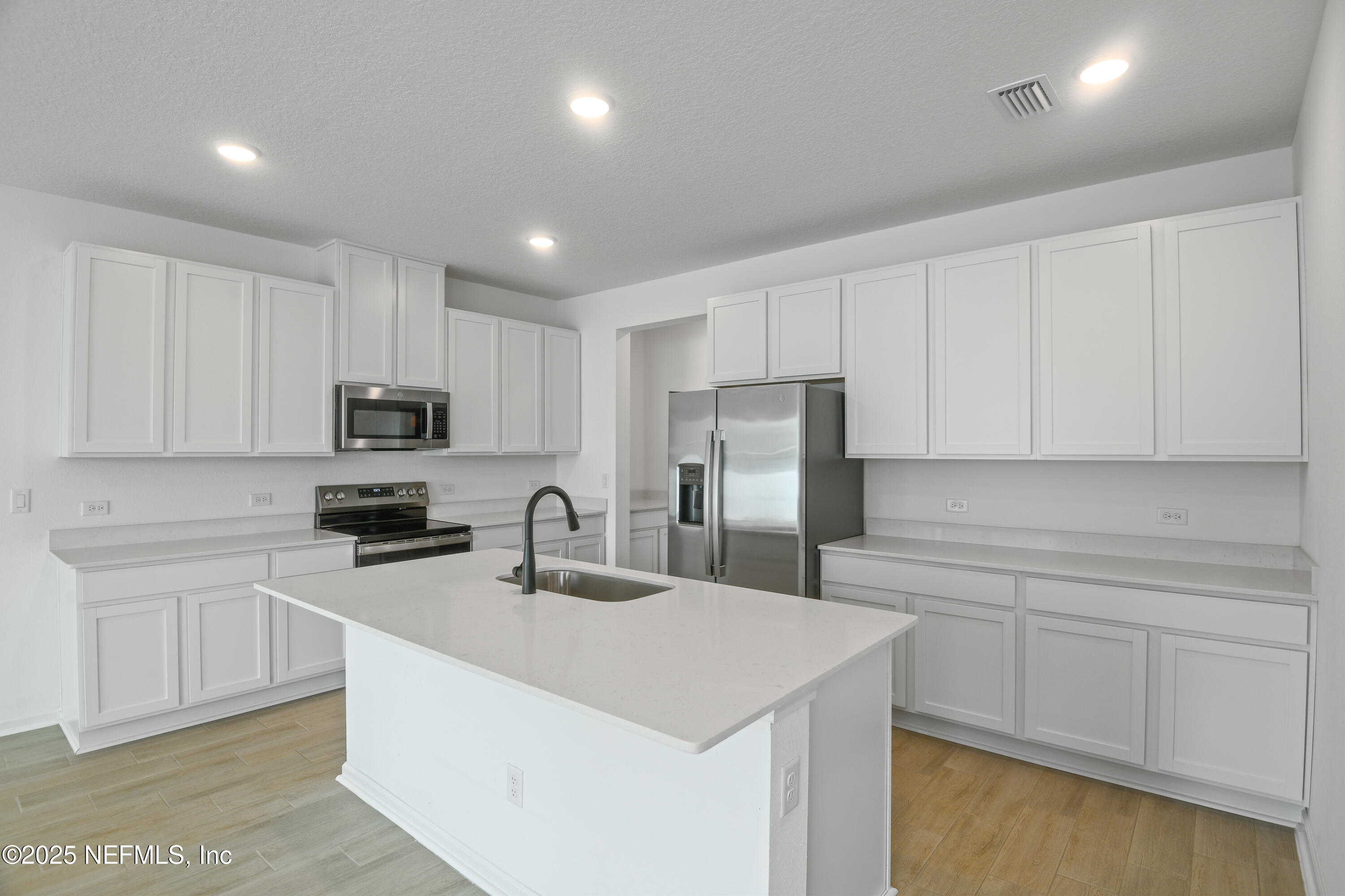 6025 Oracle Road Jacksonville, FL 32205 - Photo 3 of 17 6025 Oracle Court-4