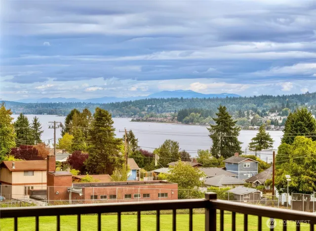 $899,000 | 8253 South 118th Street, Seattle, WA 98178