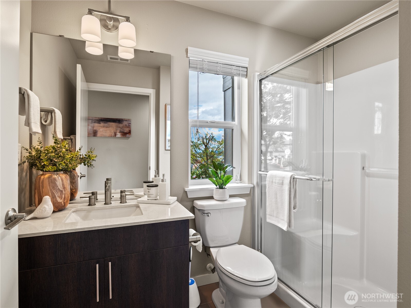 8253 South 118th Street Seattle, WA 98178 - Photo 11 of 40