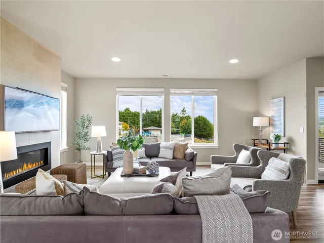 $899,000 | 8253 South 118th Street, Seattle, WA 98178