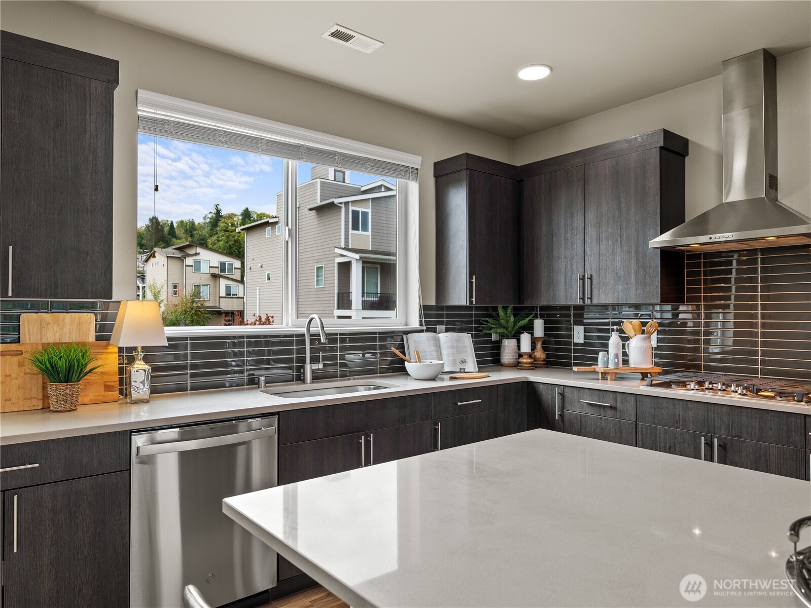 8253 South 118th Street Seattle, WA 98178 - Photo 18 of 40