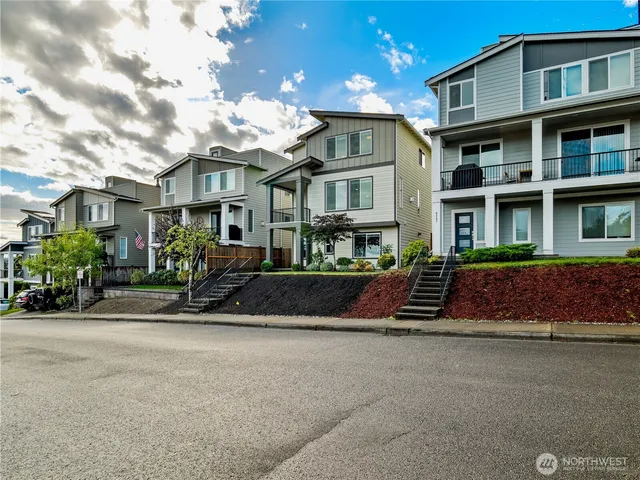 $899,000 | 8253 South 118th Street, Seattle, WA 98178