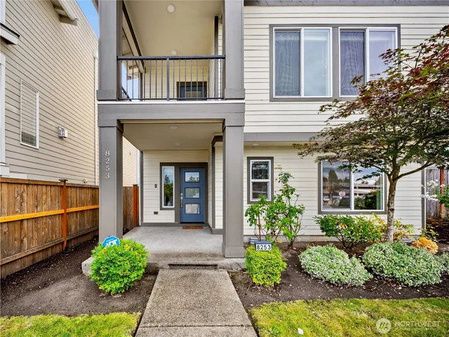 $899,000 | 8253 South 118th Street, Seattle, WA 98178