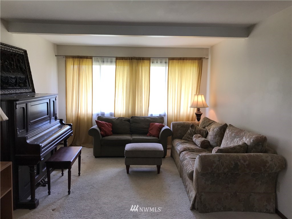 5320 Northeast 10th Street Renton, WA 98059 - Photo 5 of 14 Gallery Image 5