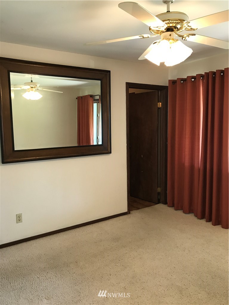 5320 Northeast 10th Street Renton, WA 98059 - Photo 6 of 14 Gallery Image 6