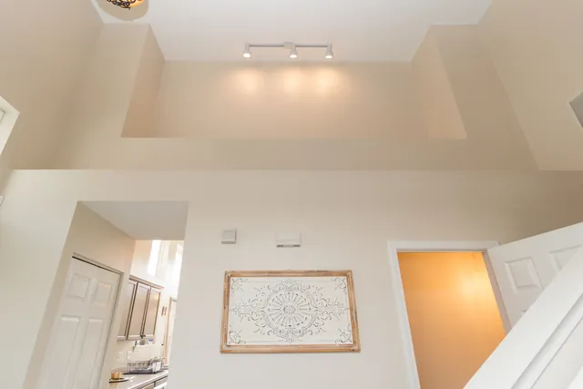 $389,000 | 3271 Cool Springs Court, Naperville, IL 60564