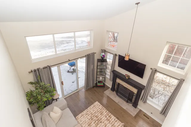 $389,000 | 3271 Cool Springs Court, Naperville, IL 60564