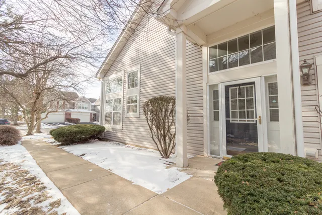 $389,000 | 3271 Cool Springs Court, Naperville, IL 60564