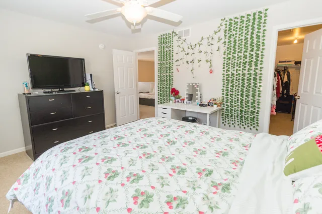 $389,000 | 3271 Cool Springs Court, Naperville, IL 60564