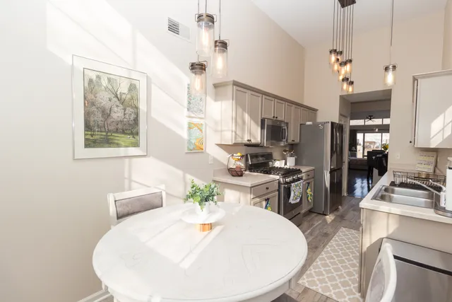 $389,000 | 3271 Cool Springs Court, Naperville, IL 60564