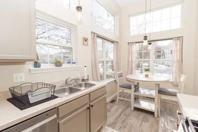 $389,000 | 3271 Cool Springs Court, Naperville, IL 60564