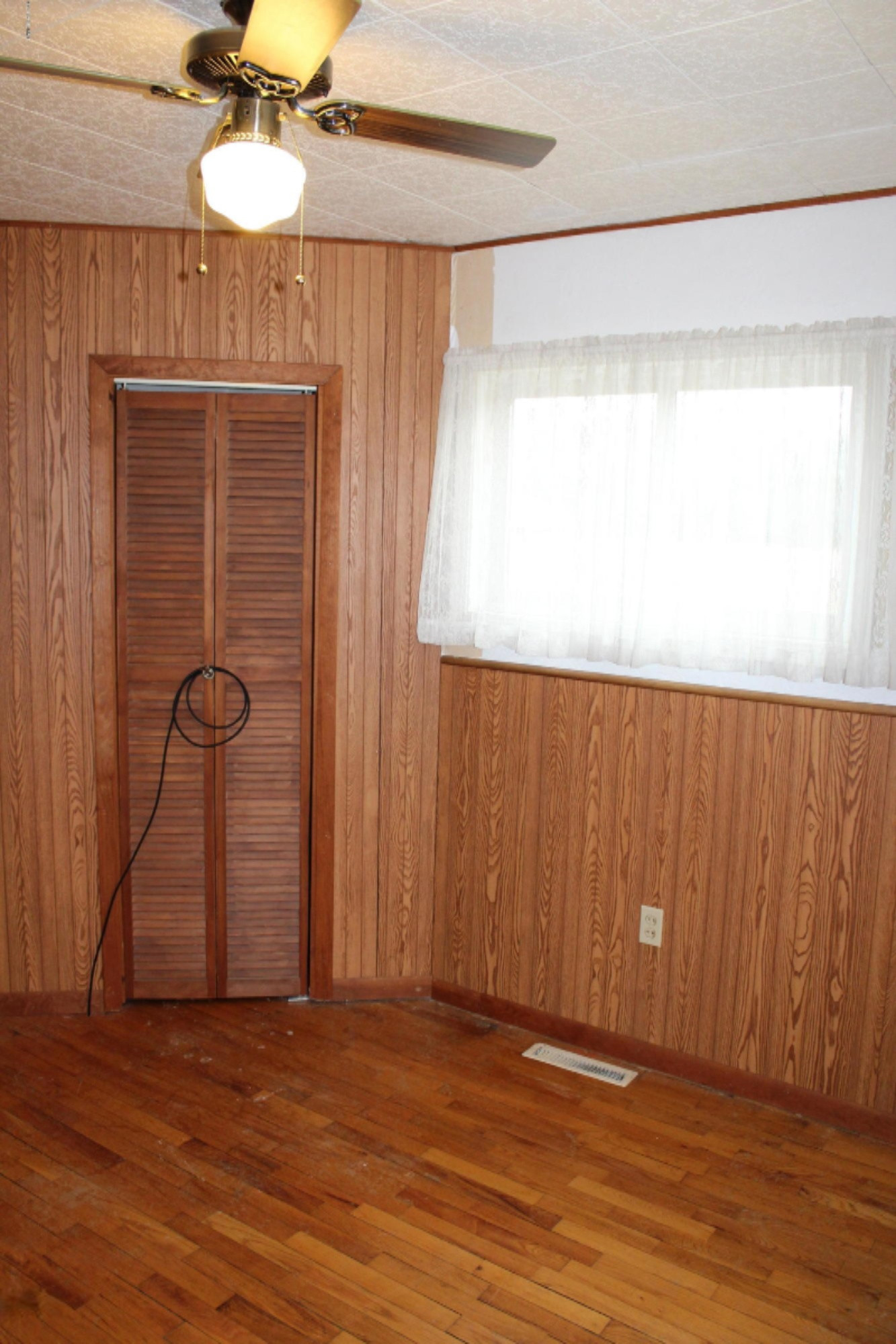 9665 Colby Road Greenville, MI 48838 - Photo 11 of 29 Bedroom Closet