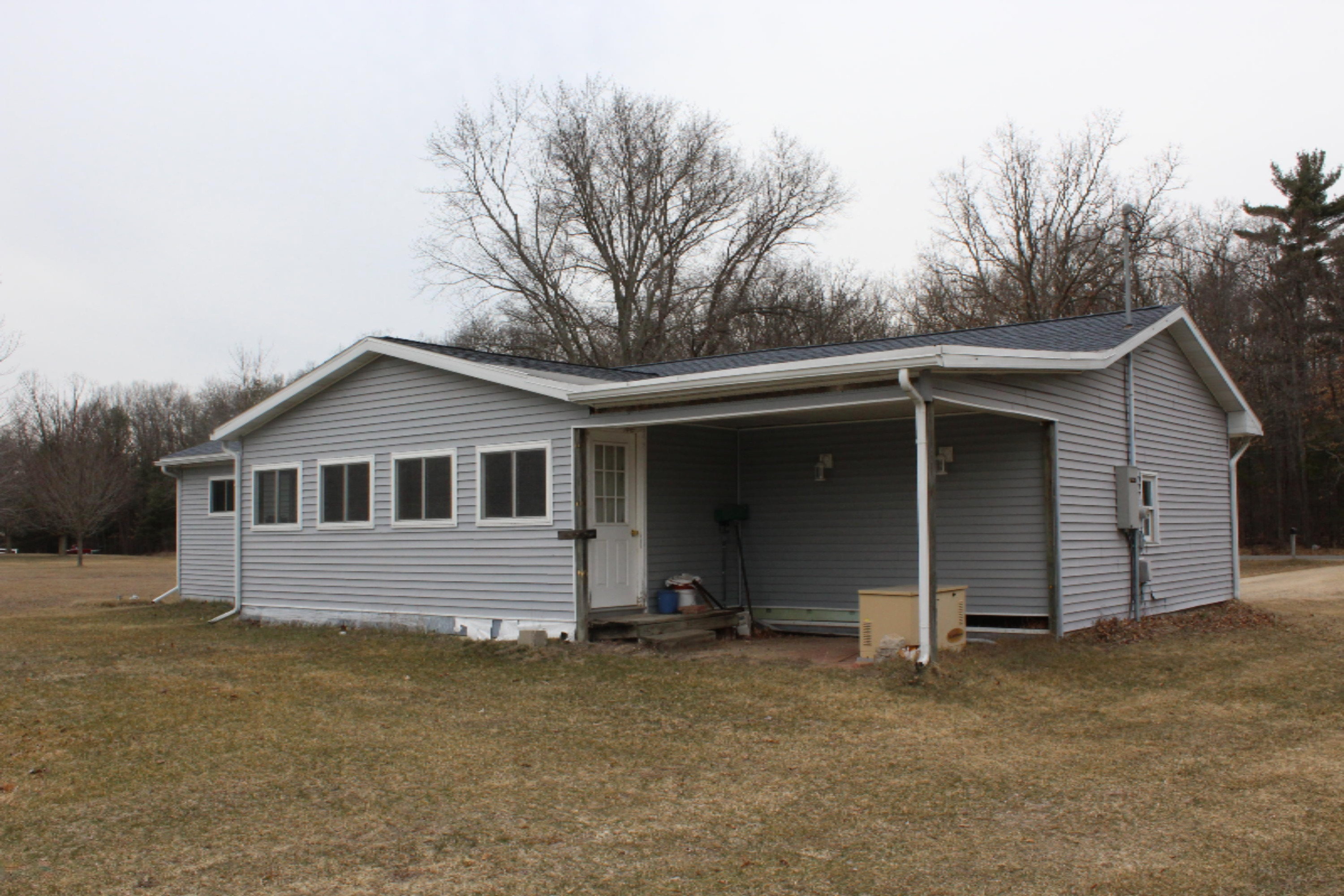 9665 Colby Road Greenville, MI 48838 - Photo 4 of 29 IMG_1183