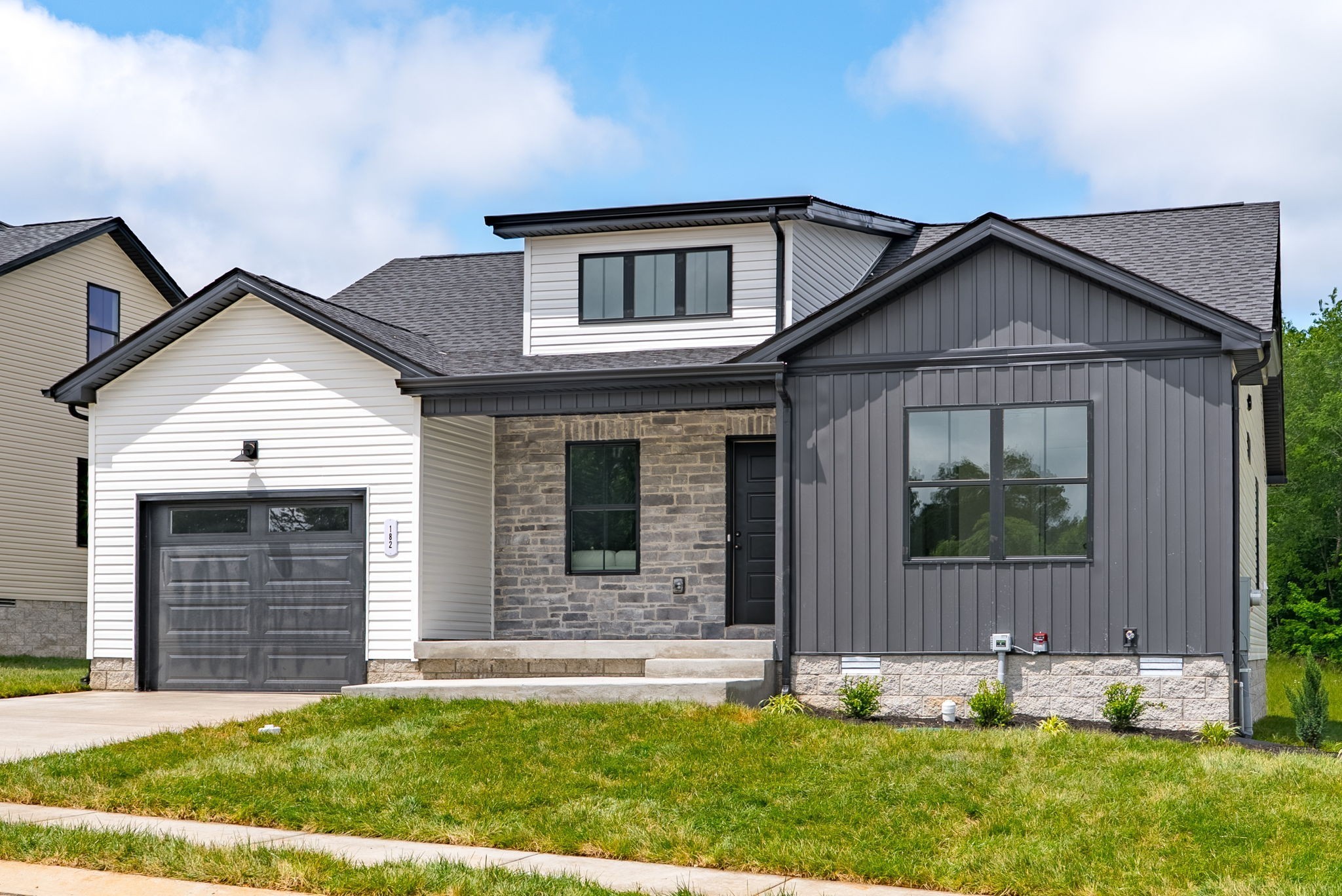 182 Dewberry Road Clarksville, TN 37042 - Photo 4 of 56