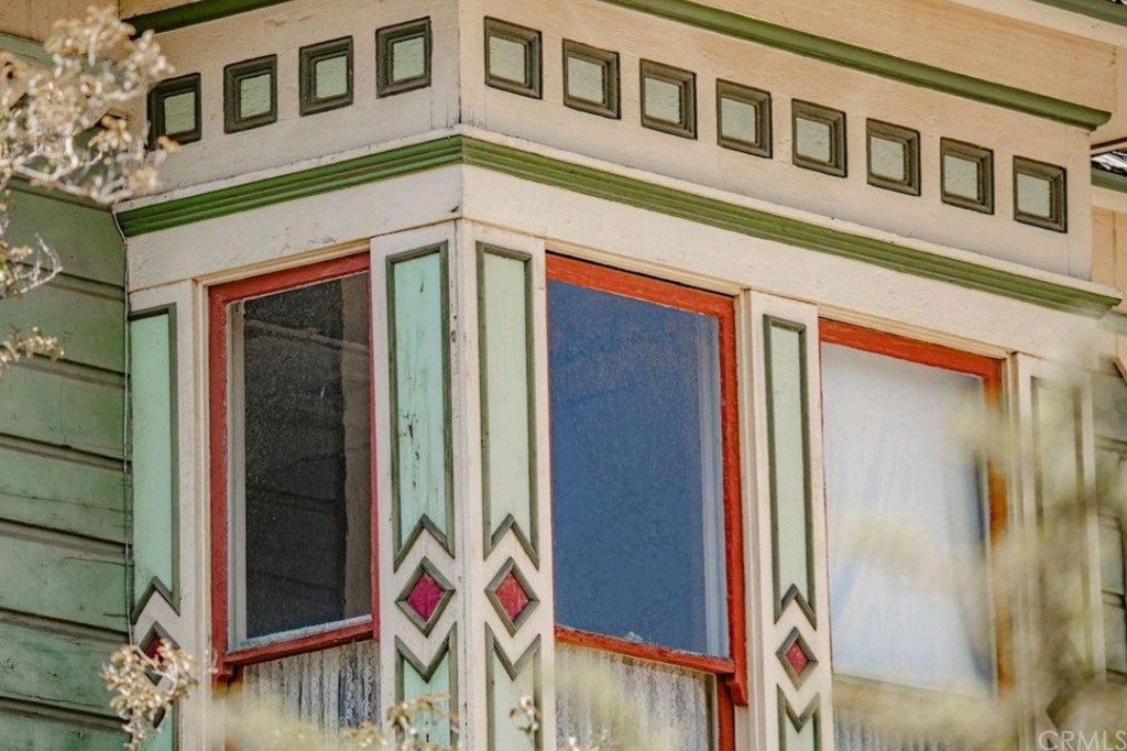 3121 Mulberry Street Riverside, CA 92501 - Photo 14 of 67 a front view of a multi story residential apartment building