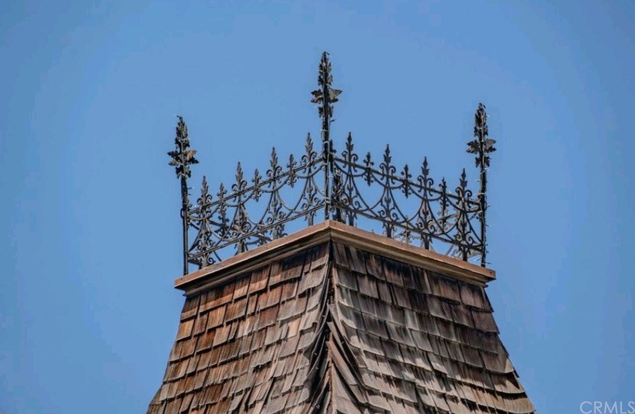 3121 Mulberry Street Riverside, CA 92501 - Photo 8 of 67 Original cast iron Ridge Cresting