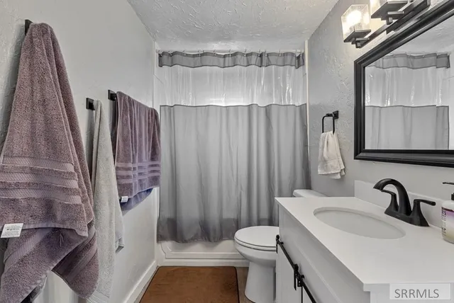 $699,999 | 3756 East 800 North, Rigby, ID 83442