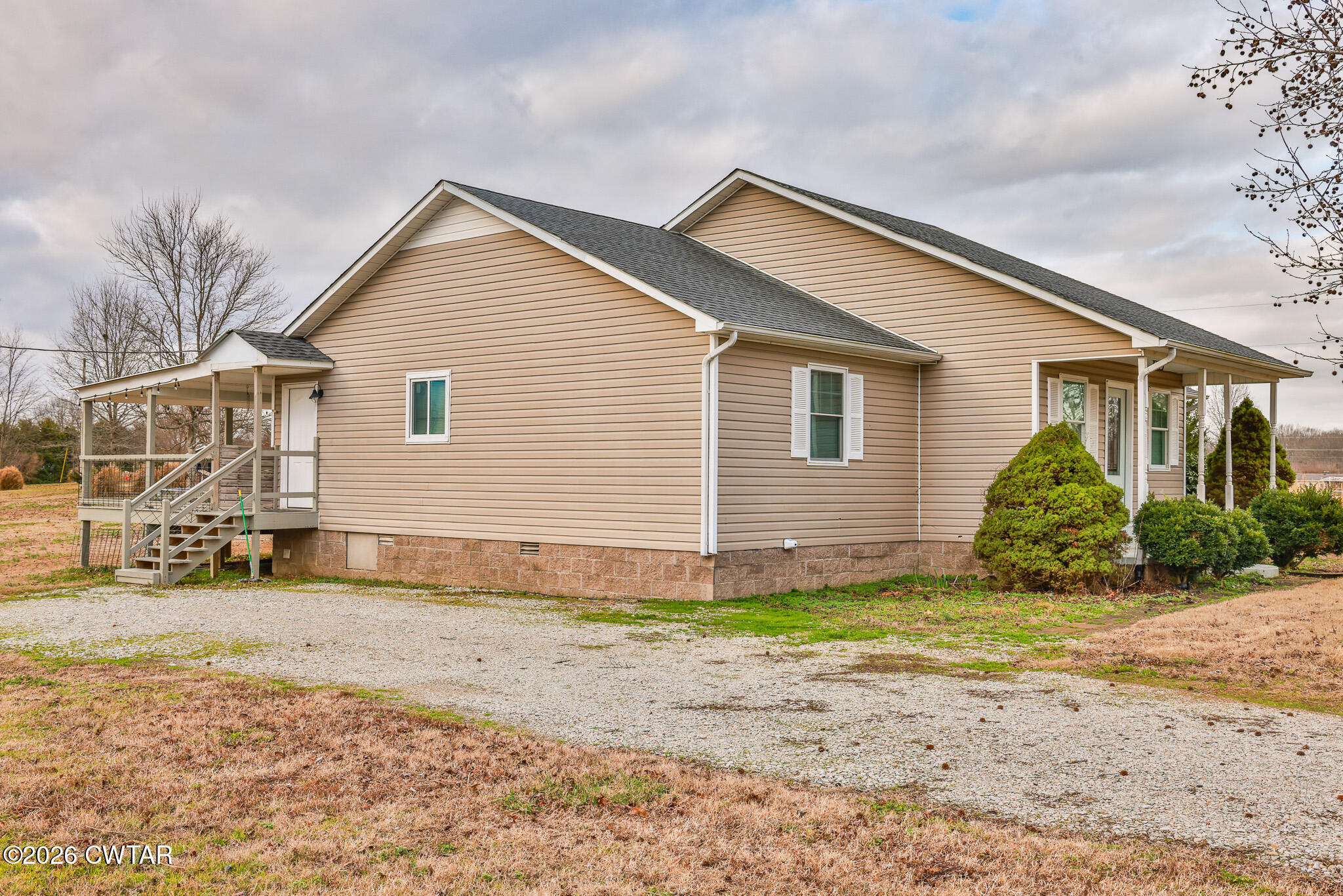 2479 Billingsby Road Martin, TN 38237 - Photo 5 of 29 a view of a house with a yard