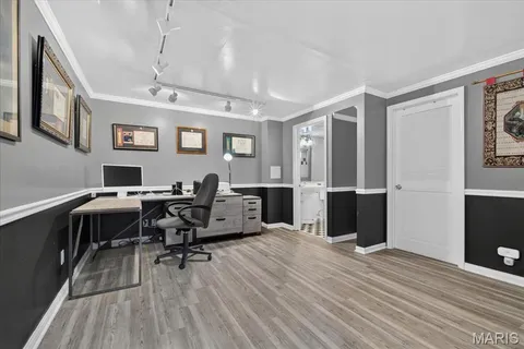 $999,900 | 1609 Featherstone Drive, Town and Country, MO 63131