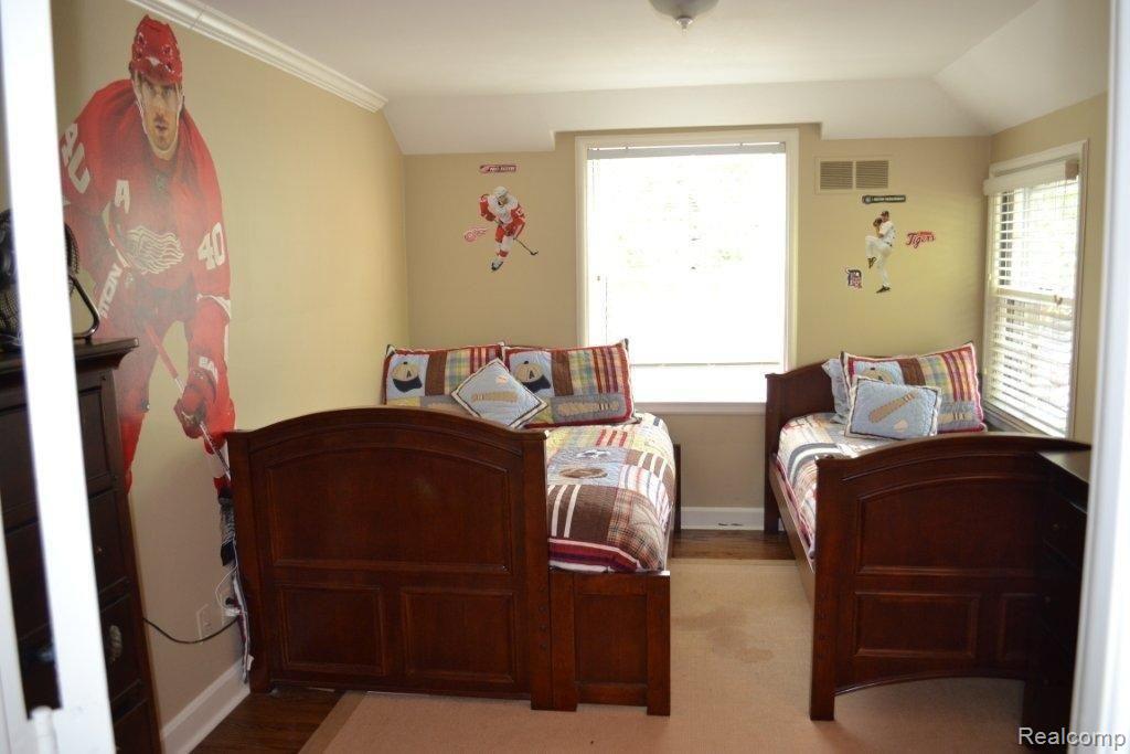 1033 Harvard Road Grosse Pointe, MI 48230 - Photo 7 of 8 9-30-2012 054.jpg