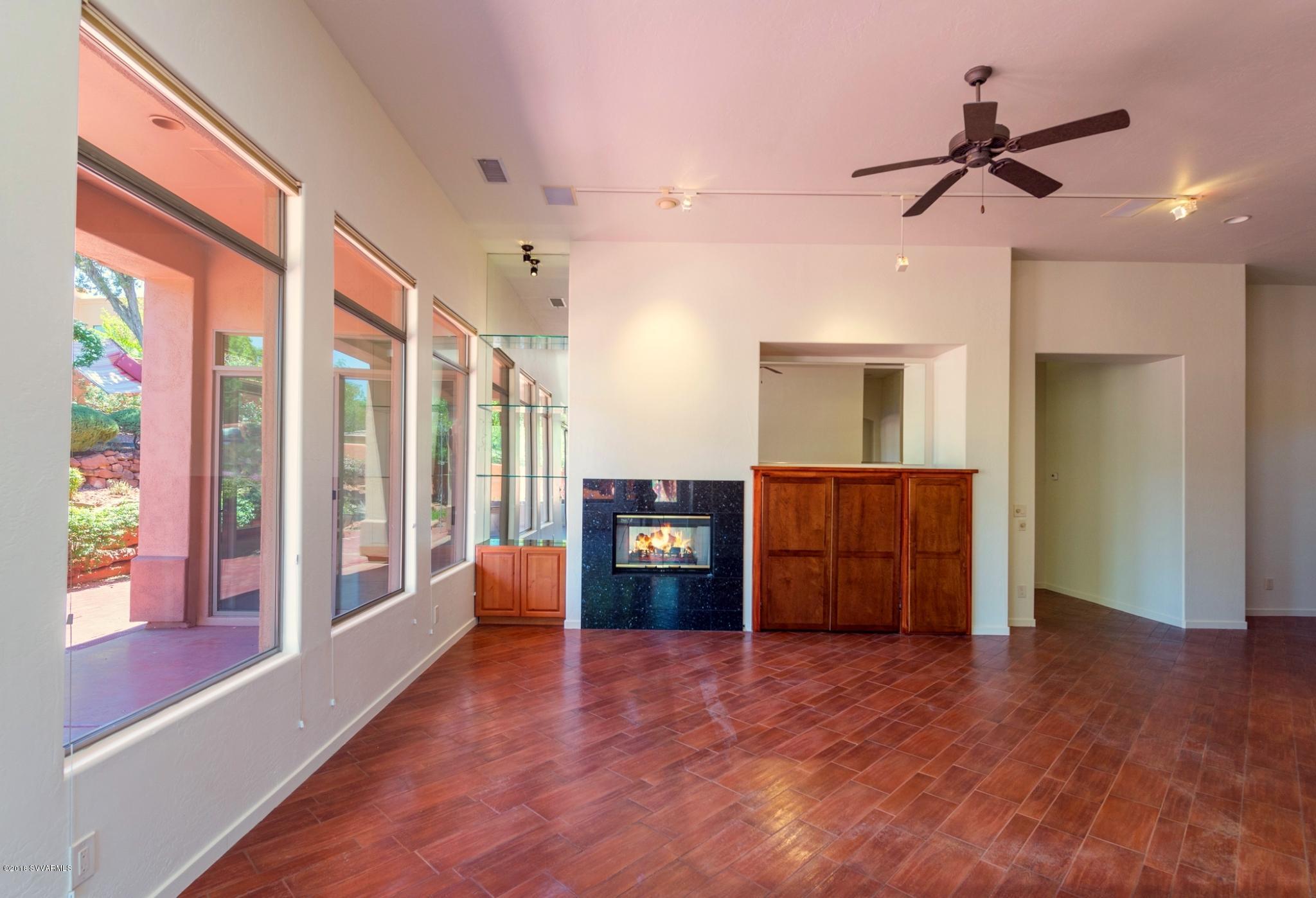 180 Ridge Rock Road Sedona, AZ 86351 - Photo 8 of 24 0010 Fireplace