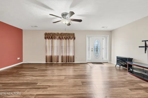 $415,000 | 1715 Morning Glory Court, Sevierville, TN 37862