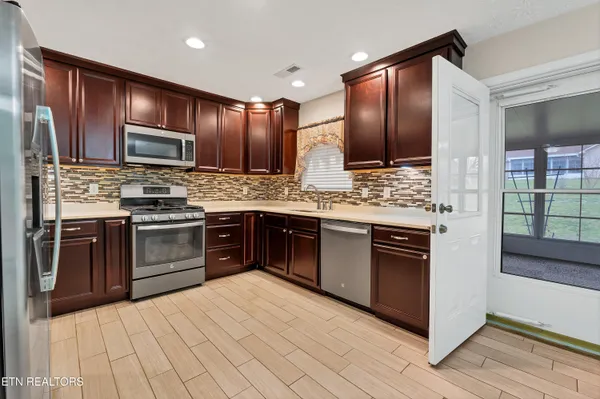 $415,000 | 1715 Morning Glory Court, Sevierville, TN 37862