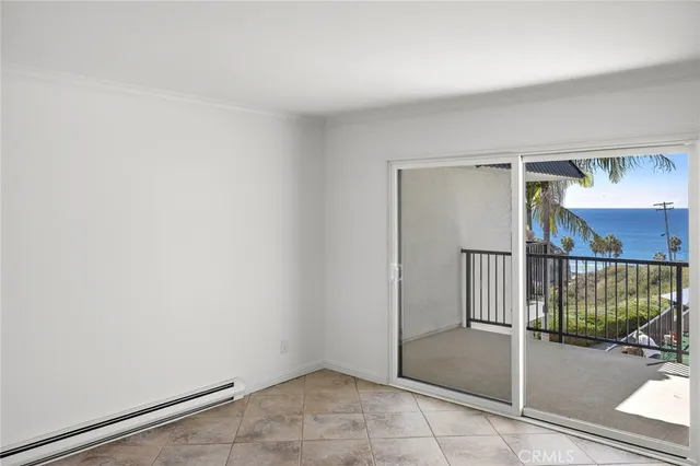 a view of a livingroom with entryway