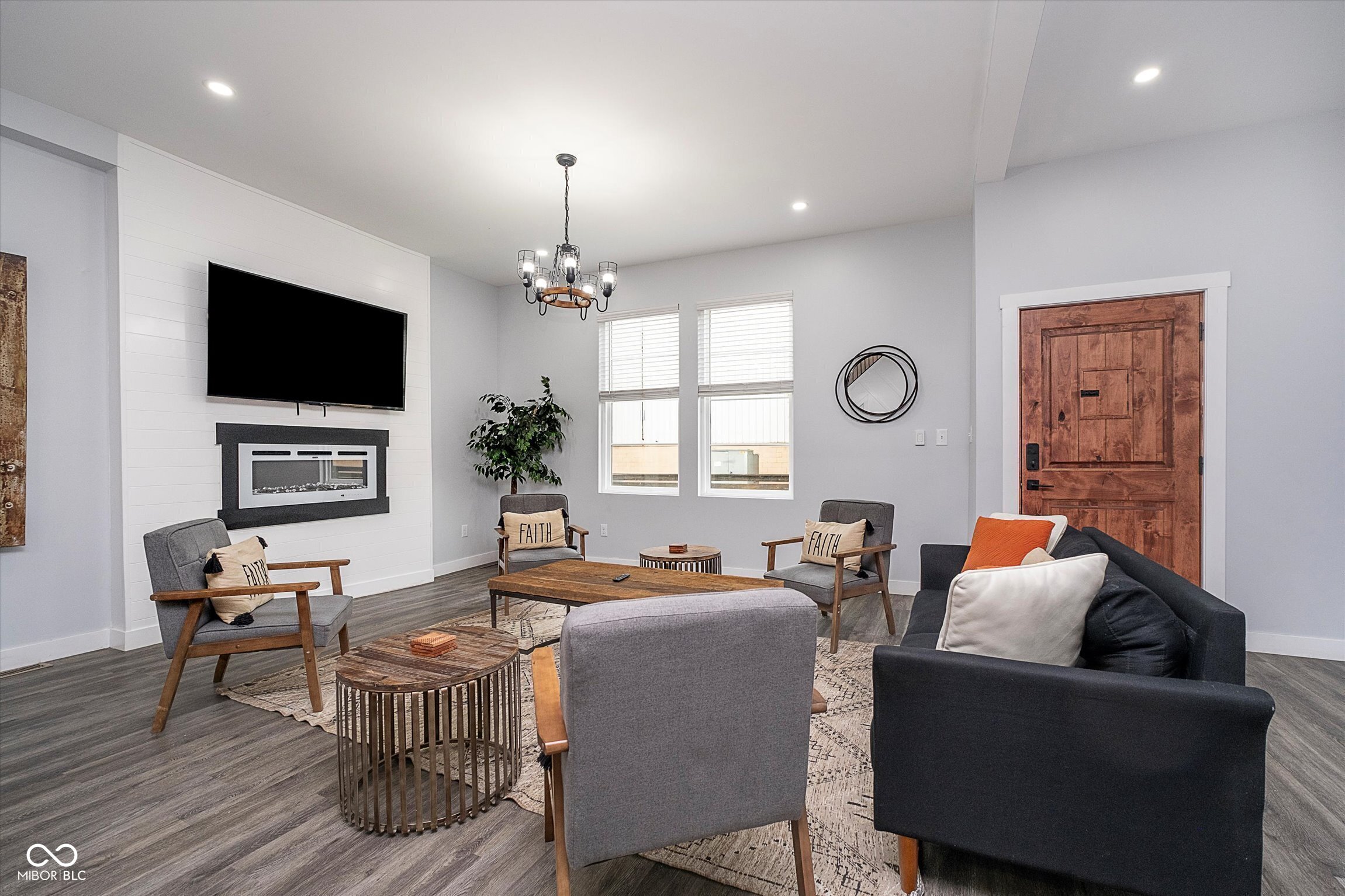 1009 Harrison Street Indianapolis, IN 46202 - Photo 5 of 52