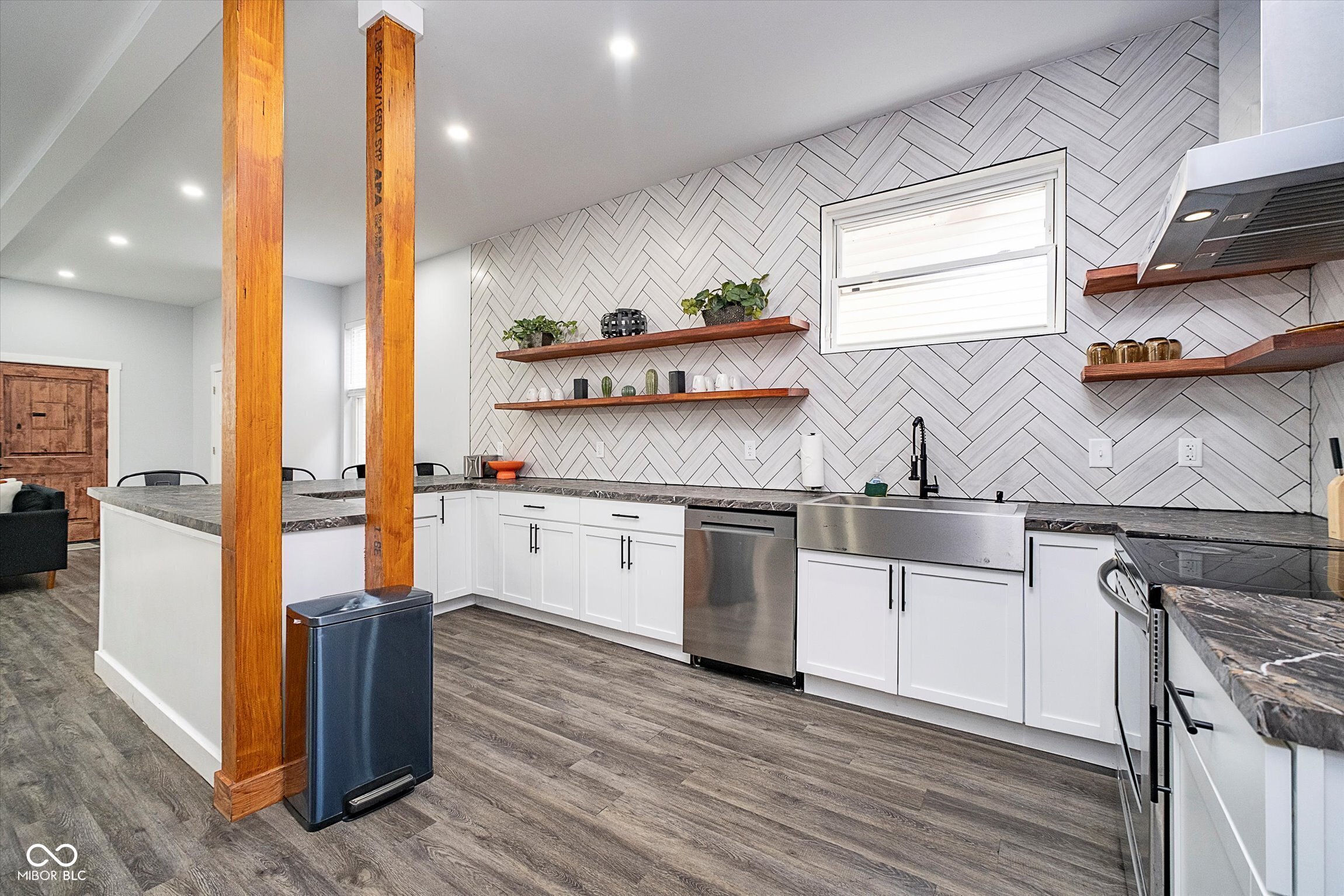 1009 Harrison Street Indianapolis, IN 46202 - Photo 9 of 52