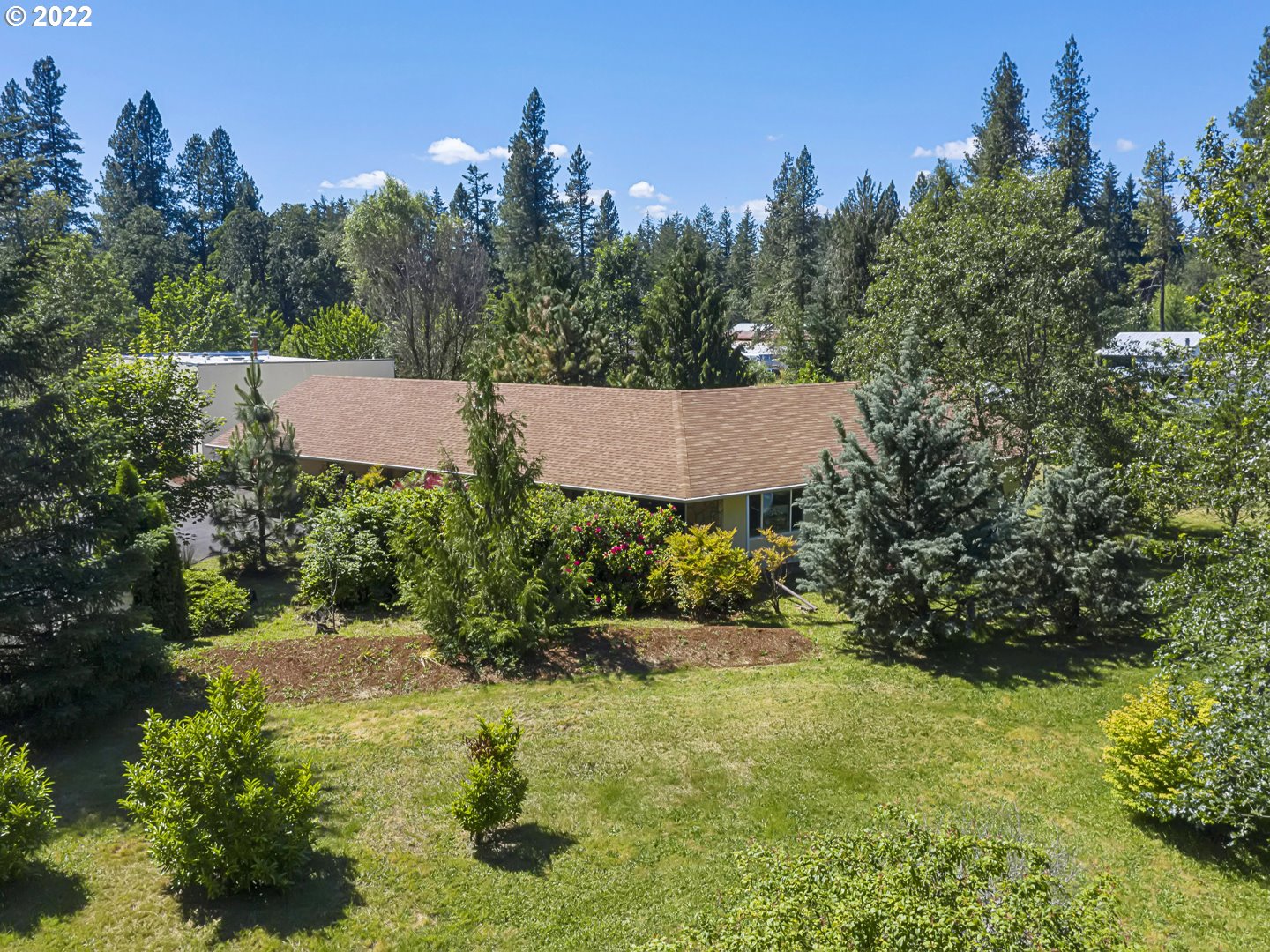25605 Perkins Road Veneta, OR 97487 - Photo 2 of 29 Gallery Image 2