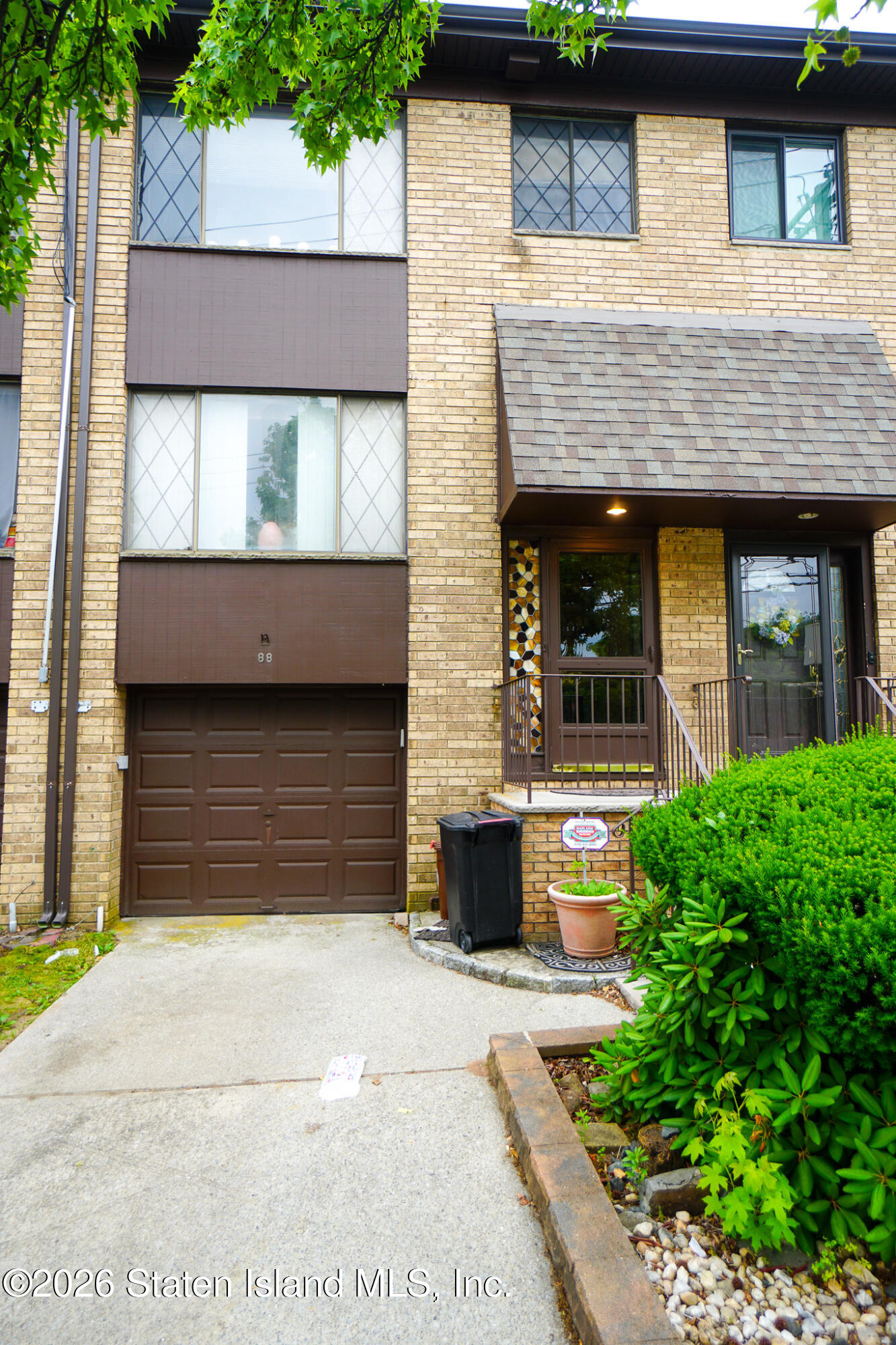 88 Narrows Road South, Unit 11 Staten Island, NY 10305 - Photo 1 of 21 1