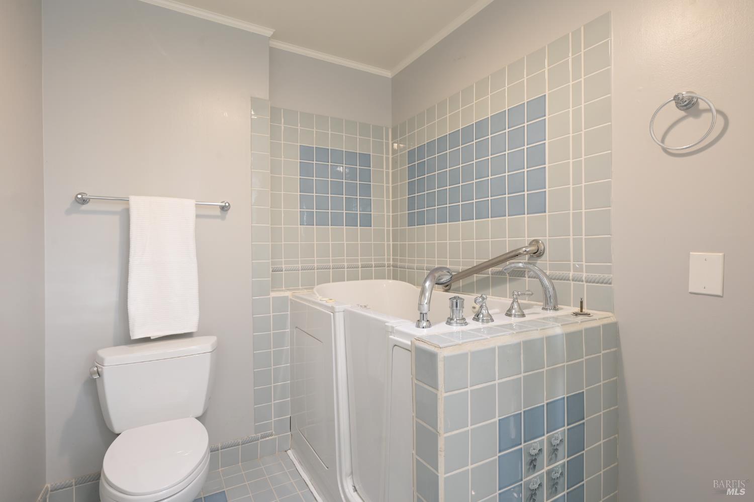 28 Bonnie Banks Way San Rafael, CA 94901 - Photo 19 of 35