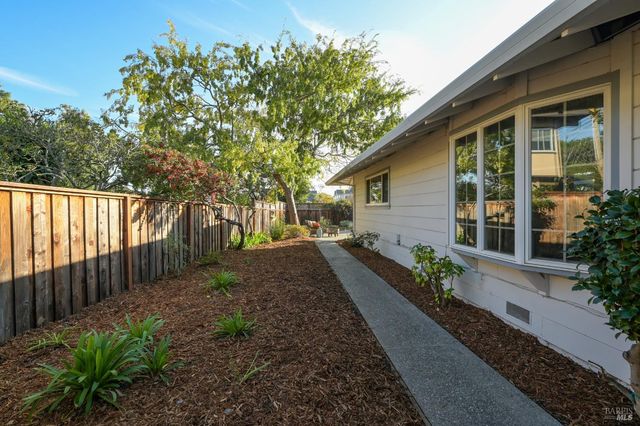 $1,575,000 | 28 Bonnie Banks Way, San Rafael, CA 94901